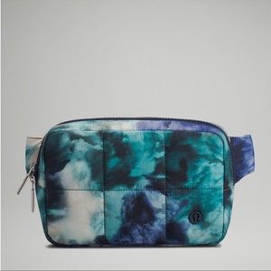 💙 NWT RARE Lululemon Quilted Grid Belt Bag - Meteor Wash Multi